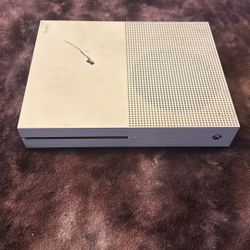 Xbox One Slim