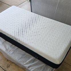 Nectar Premier Hybrid, Twin XL, Like New, Perfect Condition