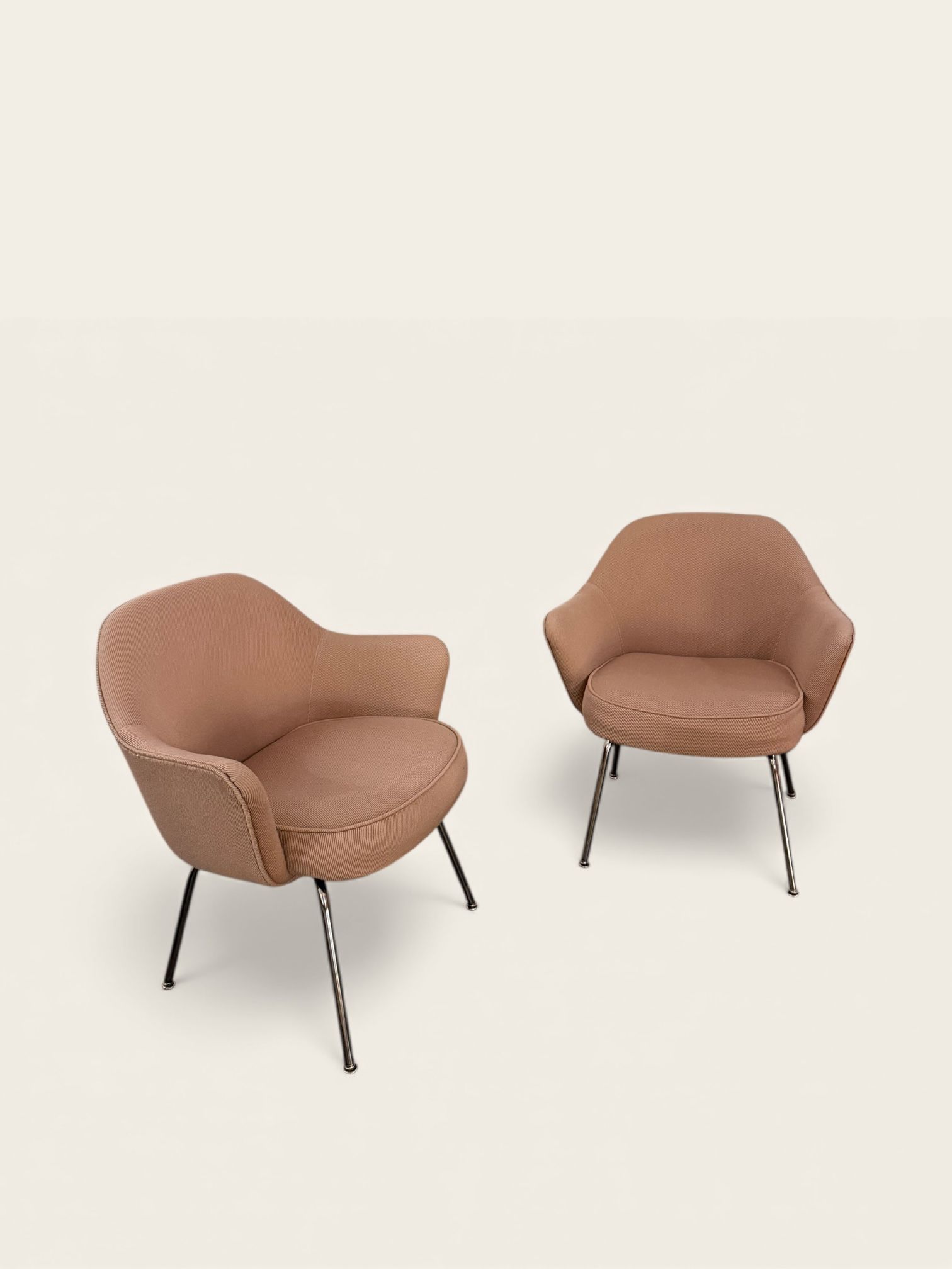 Vintage MCM 1960s Pair of Knoll Armchairs, Model 68 by Eero Saarinen in Beige Fabric