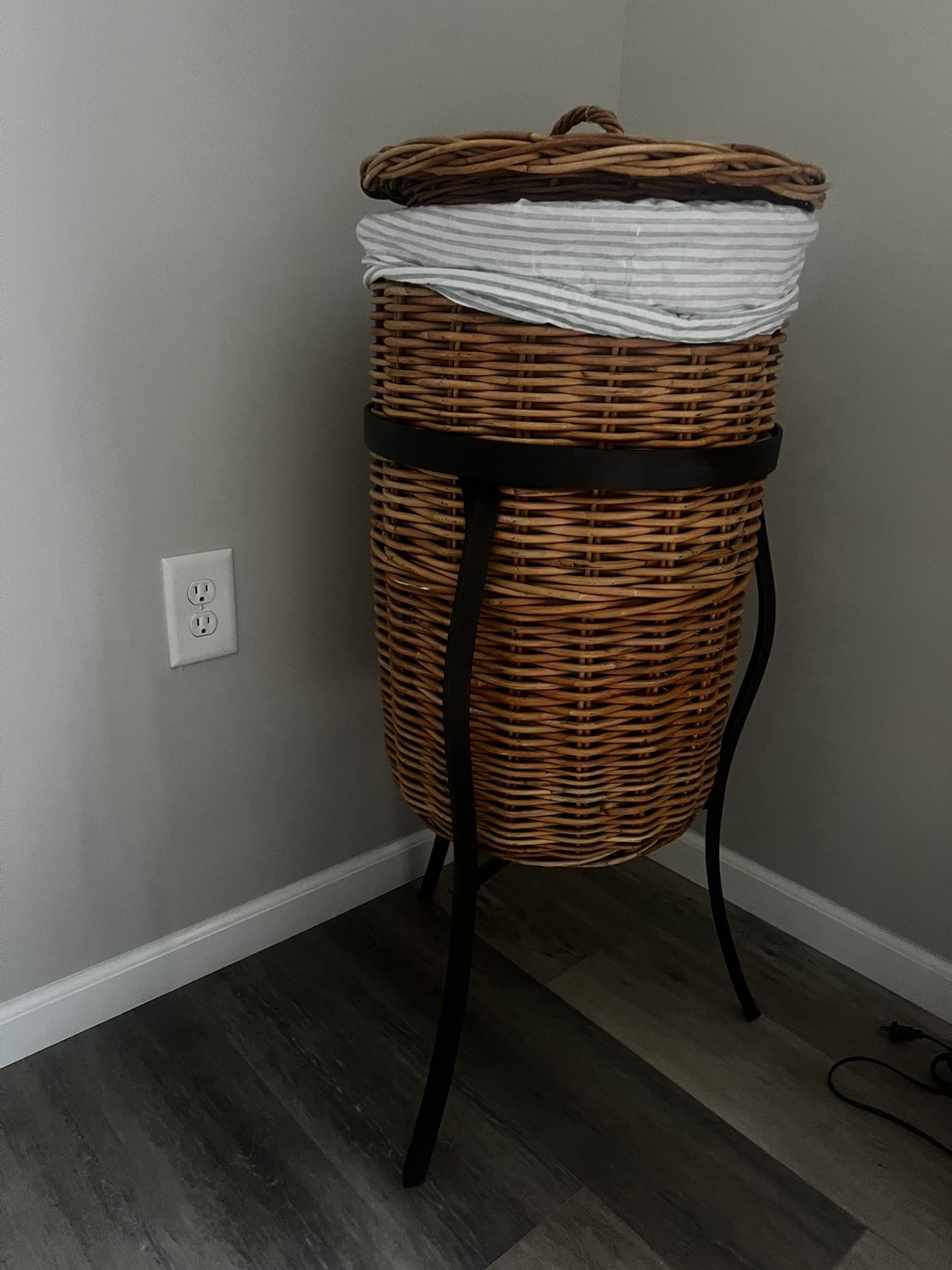 Large wicker basket and iron base and large lamp