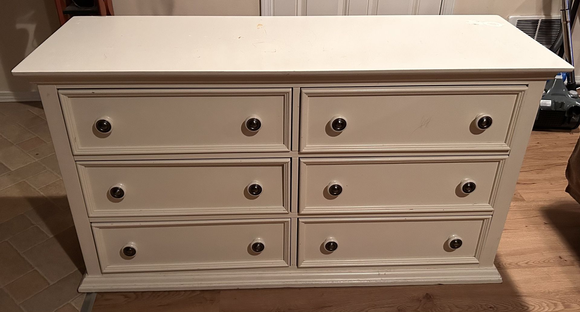 Dresser