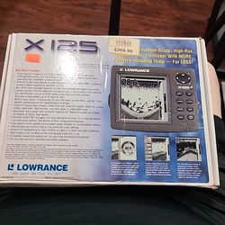 LOWRANCE X125 FISHFINDER