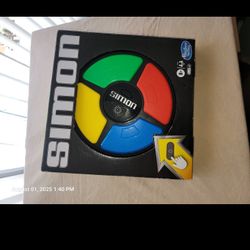 In-Box Simon Says Electronic Memory Game – Classic Reflex Toy