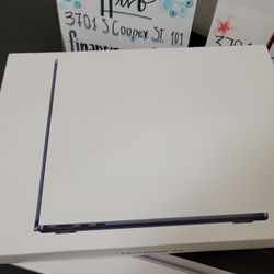 Apple MacBook Air 13inch M4 Chip 256gb (50$down)