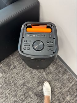 JYX speaker with mics