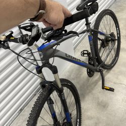 Giant Mountain Bike