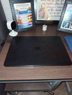 Apple MacBook Air M3 (Midnight) – Used Good Condition – w/ MagSafe Charger