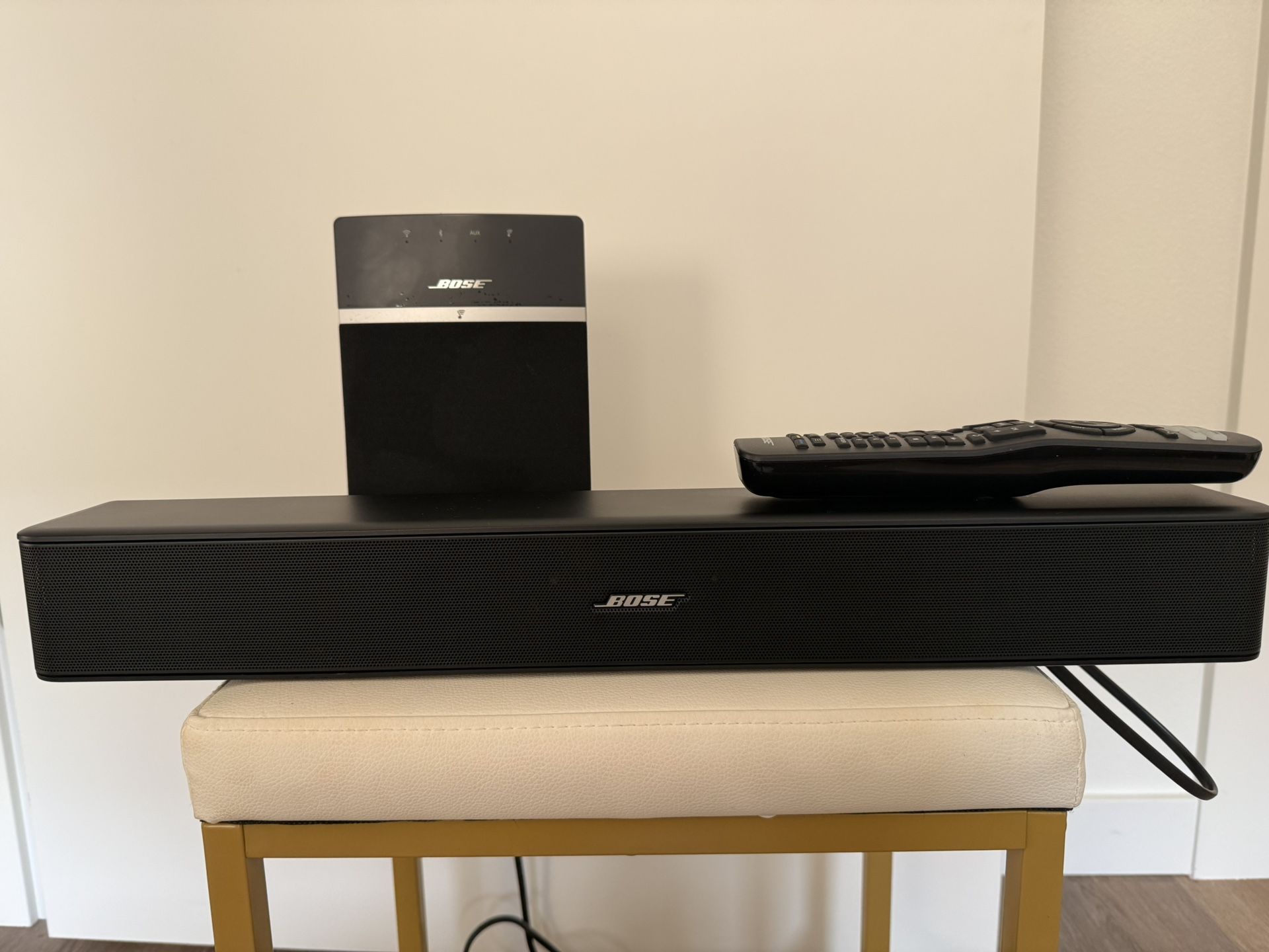 BOSE Sounds Bar & BOSE Speaker