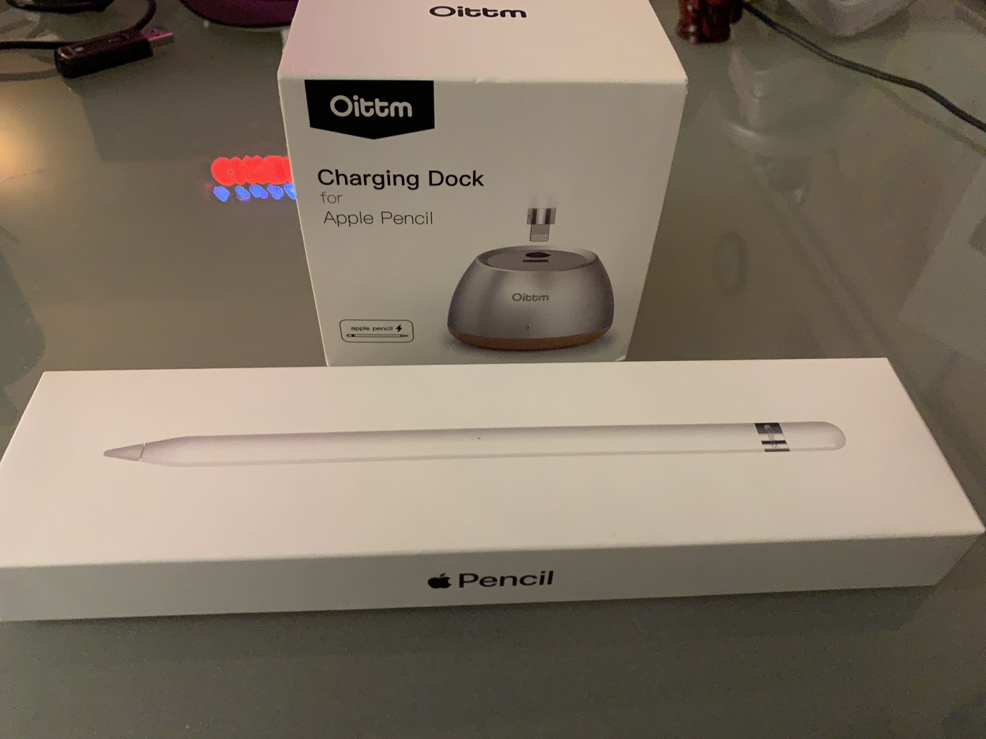 Apple Pencil 1st Generation (2018) & Charging Dock