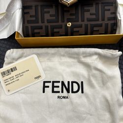 Fendi continental Wallet 