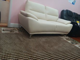 *Heart Day Flash Sale!!!*---Mature Valencia Beige Leather Loveseats---Only $299!!!---Limited Stock🫡