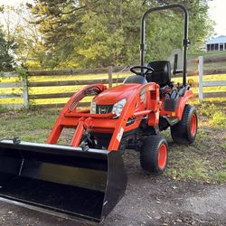 Kioti Tractor With Loader