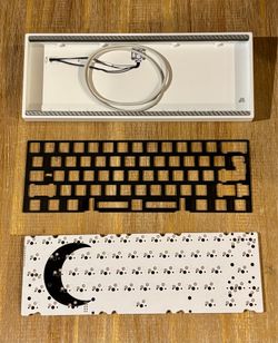 Custom Mechanical Keyboard Kit: Vella60 White, Alu Plate, & O-Ring Hotswap PCB
