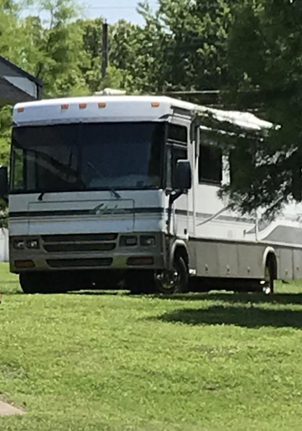 Photo 30 Winnebago adventure 2001 140 has generator everything you need 2 slideouts 2 awnings is very clean 16000 asking price firm