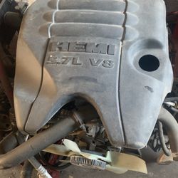 2014 Hemi 5.7 V-8 With Trans, Driveline And exhaust