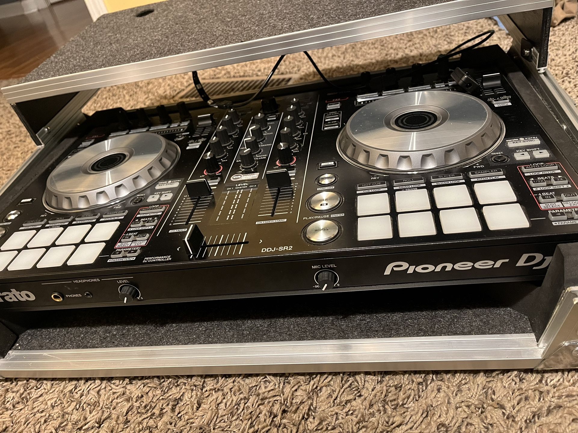 Pioneer DDJ SR2 
