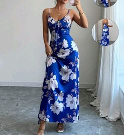 Women's Beautiful  Maxi Dress SMALL