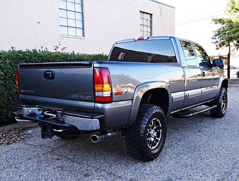 ֆ12OO 4WD Chevrolet SIlverado 4WD