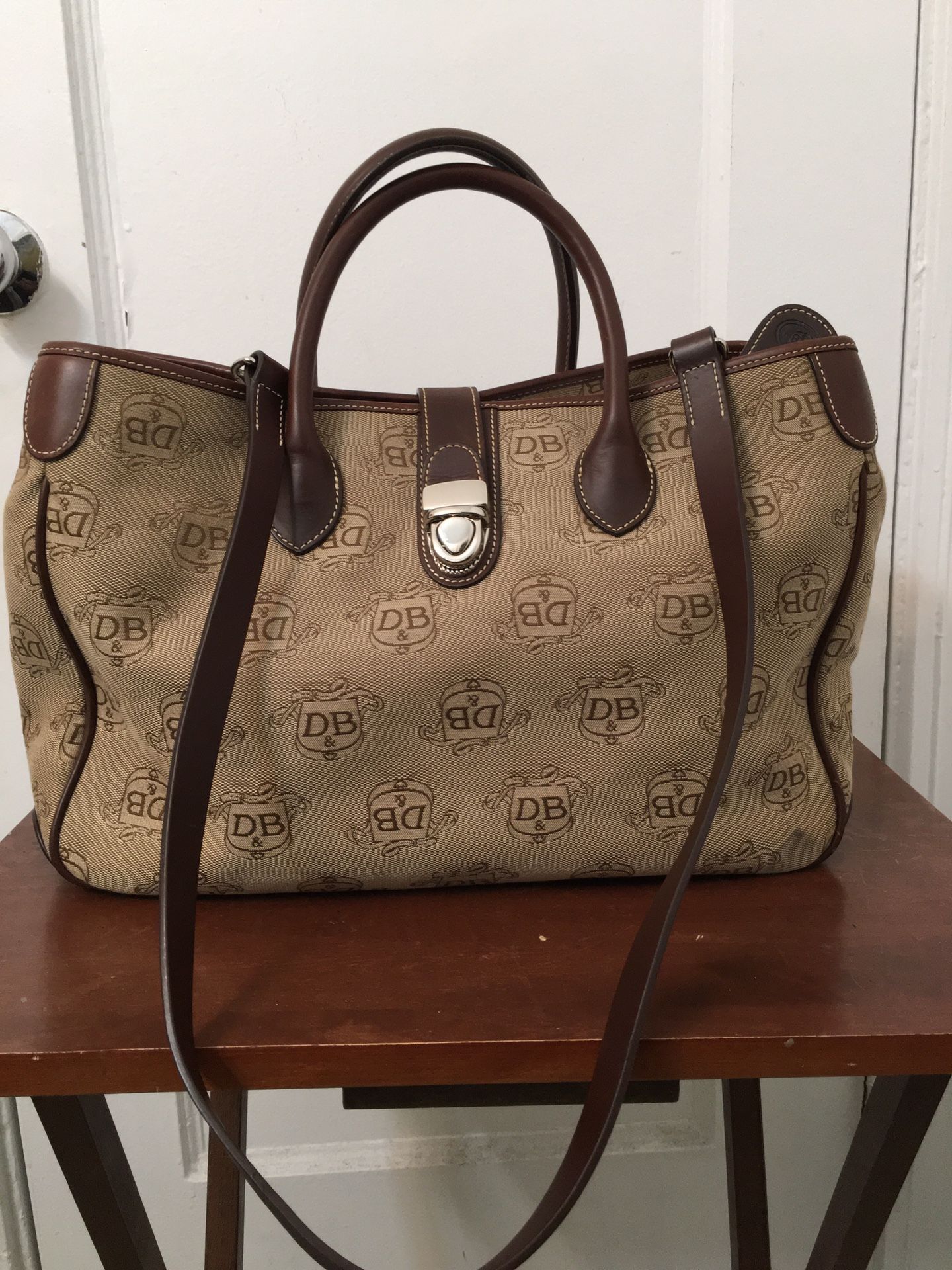 Dooney & outlet Bourke Double Handle Tote