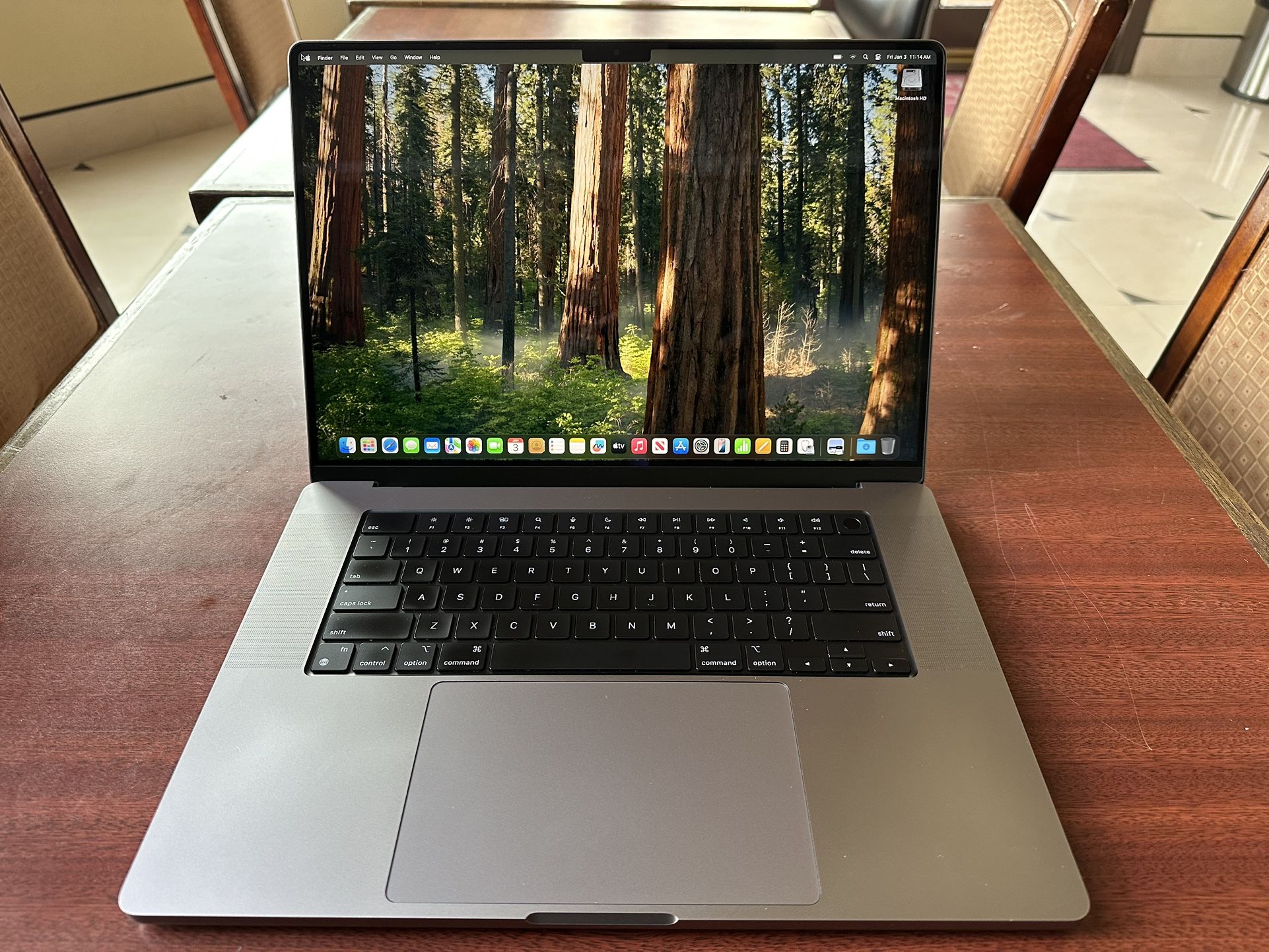 16” M1 PRO MacBook Pro 512GB 16GB