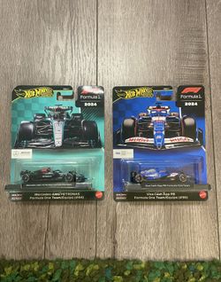 Hot Wheels Premium Formula 1 F1 Set of 2: Mercedes AMG / Visa Cash App RB 