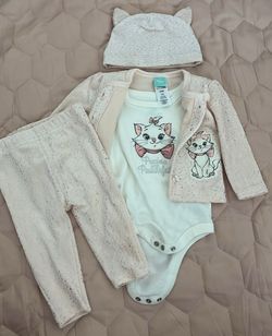 Disney baby girl outfit 0-3M