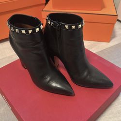  Valentino Black Ankle Boots With Gold Studs