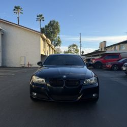 Black BMW 328I 2011 