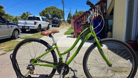 Schwinn 29"Tires Hybrid Bike  Small Size