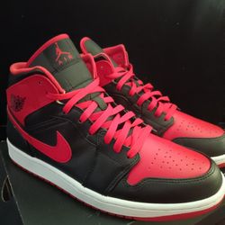 Jordan 1 Mid 