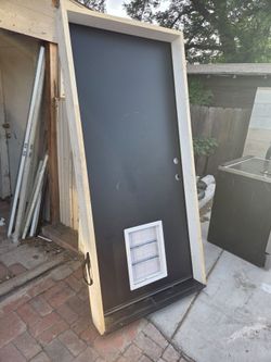 Puerta exterior nuevas 36x80 con ventanilla $170