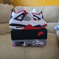 Air Jordan 4 Retro