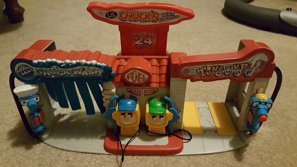 Vintage 2000 Hasbro Tonka Town Lil Chuck's Talking Truck Stop Chuck pickup lot