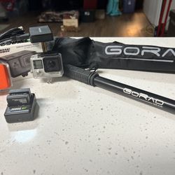 GoPro Hero 4 With Accessories 