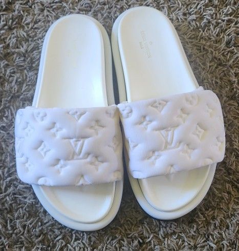 Louis Vuitton Sandals