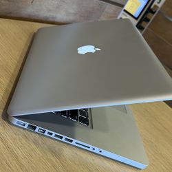 Apple MacBook Pro 15” i7/8GB/256GB SSD $180 