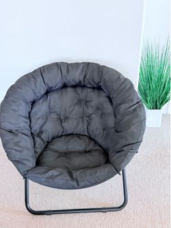 Folding chair like new
