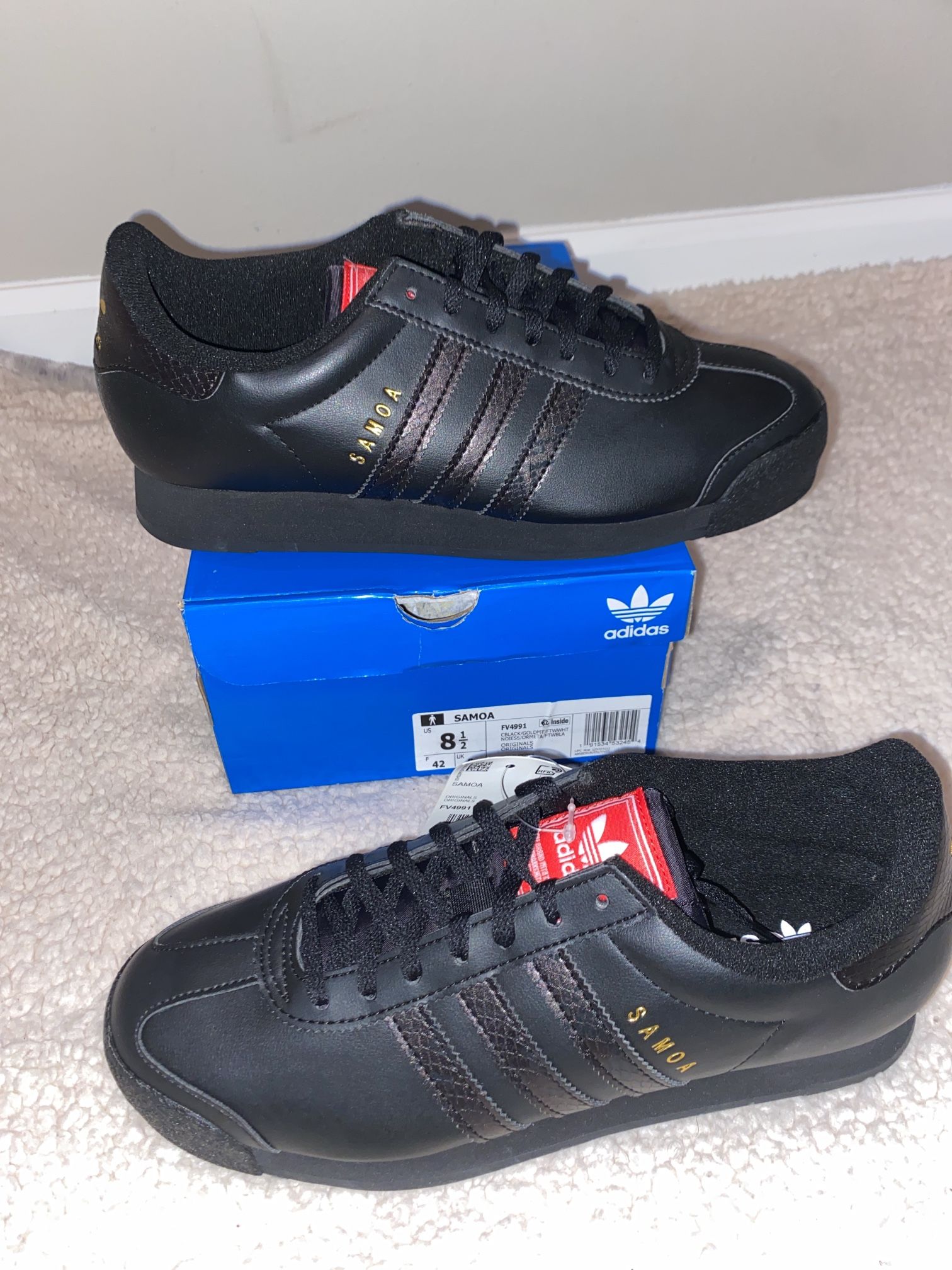 Adidas Samoa Black Gold Size 8.5 M for Sale in Aberdeen Township