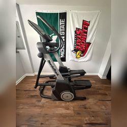 NordicTrack FS10i FreeStride Trainer, Like New Condition, Adjustable Stride – Winfield, IL