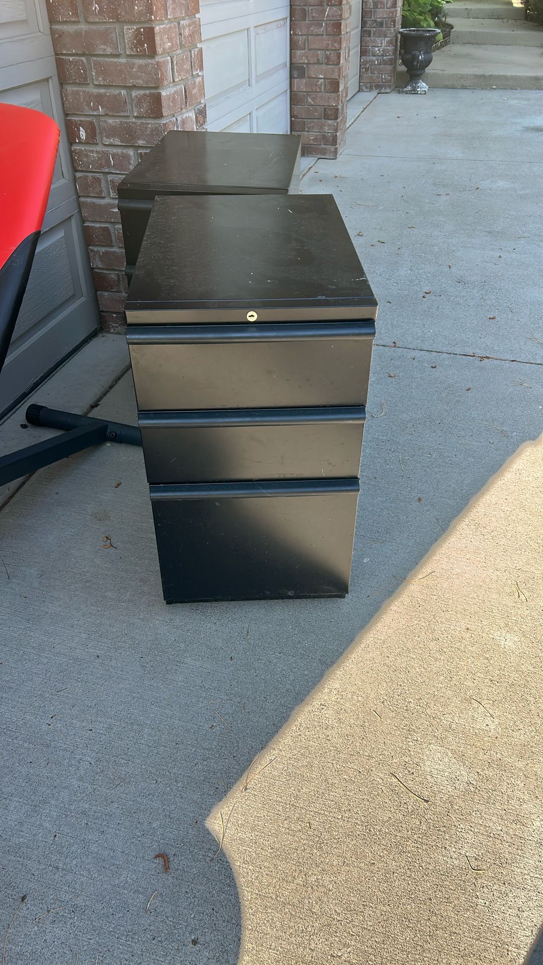 FREE-2 Office File Cabinet/drawers