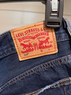 Levi's 501 Dark Wash Jeans size 32 women’s