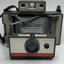 Polaroid Automatic 220 Land Camera 