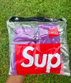 Supreme x Hanes Cushion Crew Socks 2-Pack