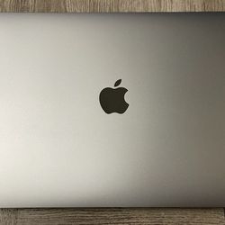 Apple Macbook Air 13.3" M1 Chip 2020 Model 8GB 256GB
Space Gray