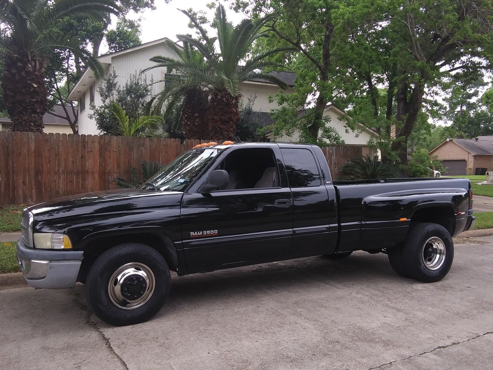 Dodge dually ram diesel cummins turbo