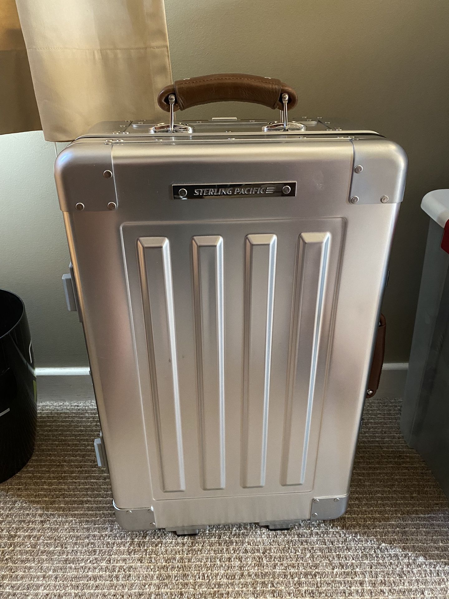 Sterling Pacific 35L Luxury Cabin Travel Case