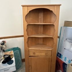 Corner shelf