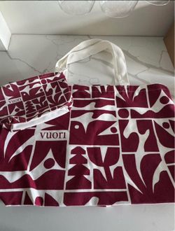 Vuori Limited Edition Oversized Tote + matching Cosmetic Bag NEW