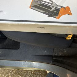 HDX tile cutter 