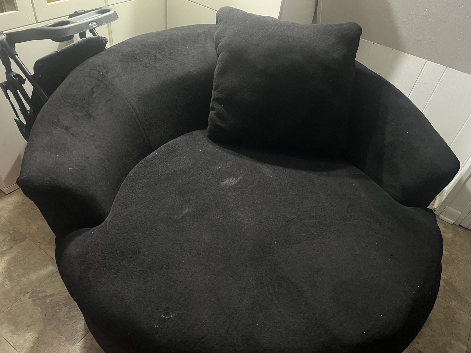 oversized swivel chair